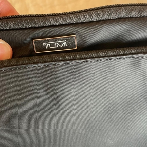 Tumi Black Crossbody/Belt/Bum/Waist Bag, Used 2x, Like New - Picture 2 of 6